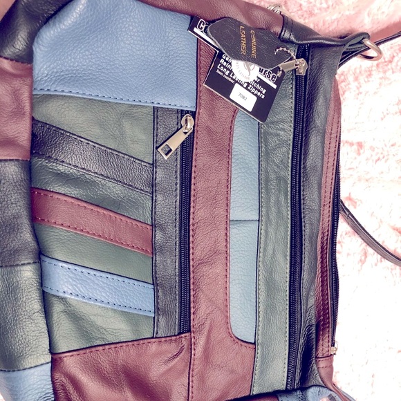 🆕Concealed weapon leather 🔫 locking compartment for gun🔫 leather handbag NWT - Picture 7 of 16